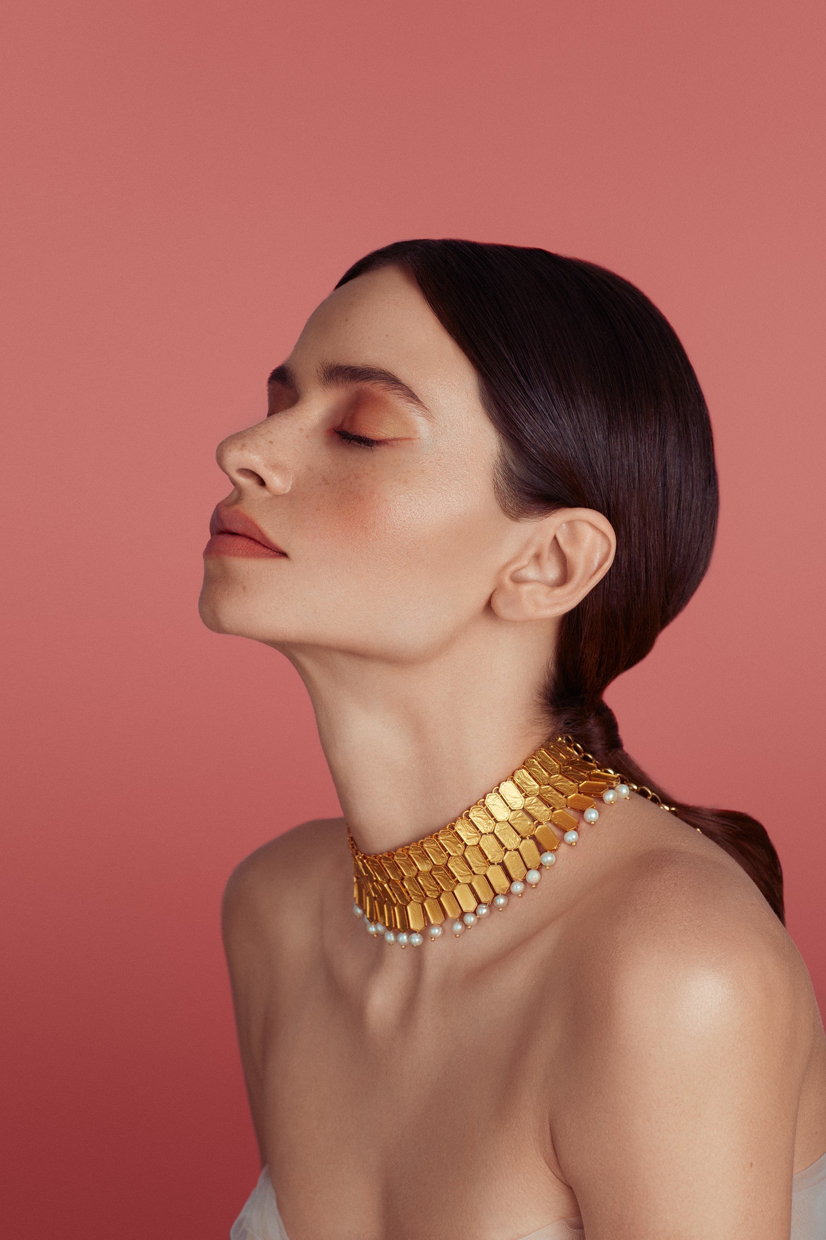 Mother of pearl hive necklace