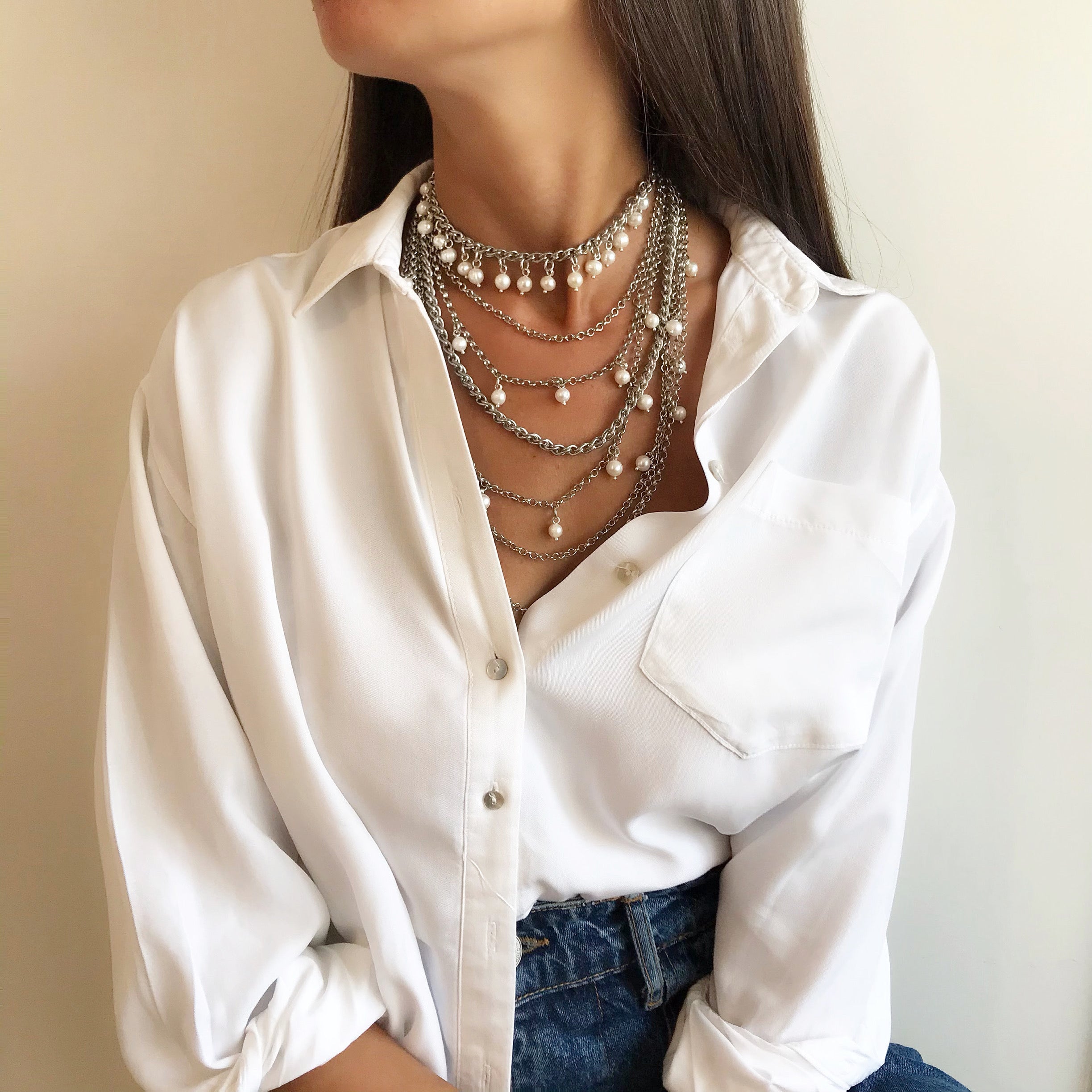 Multilayered mother of pearl necklace