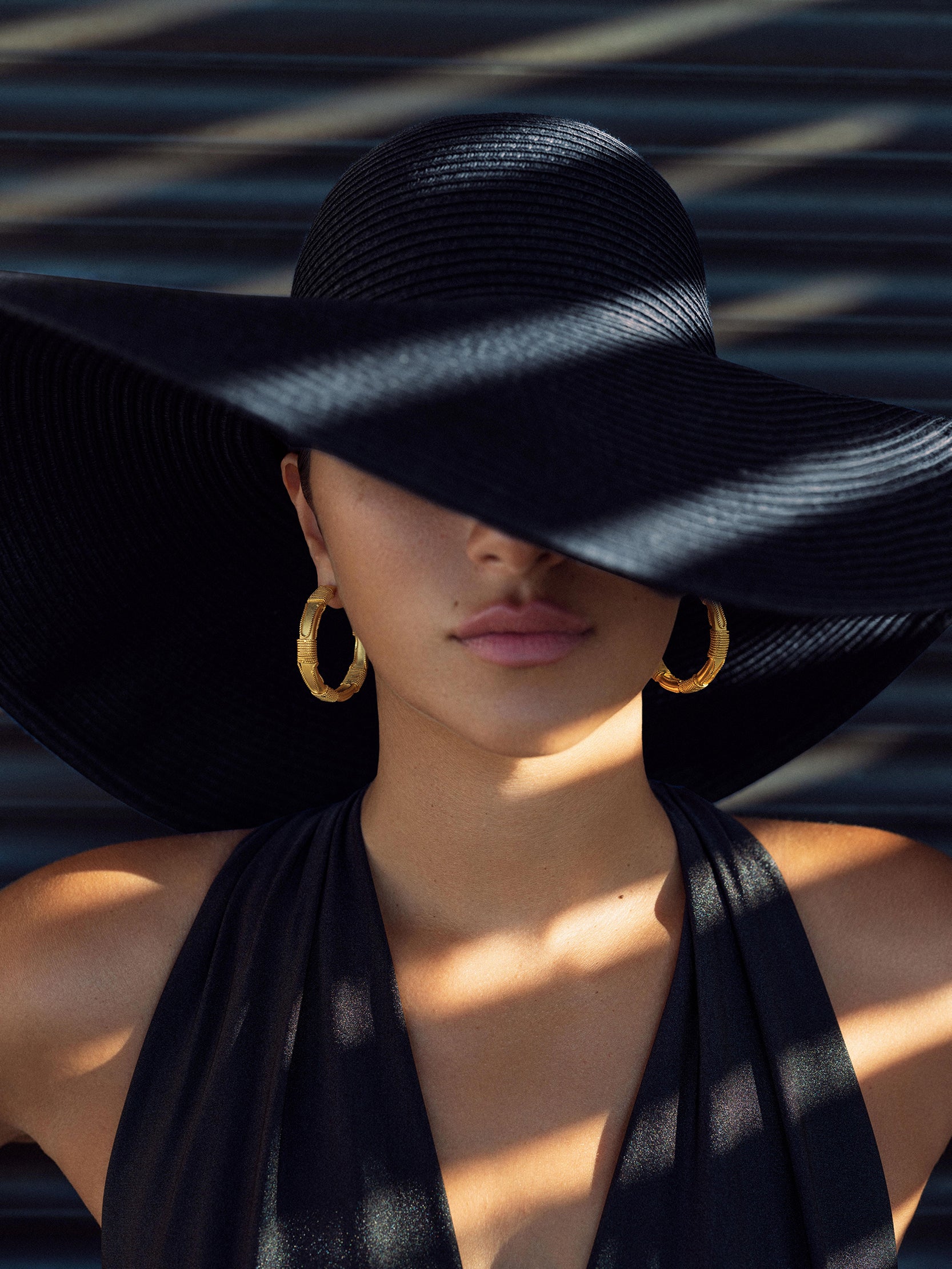Oribat plain hoop earrings