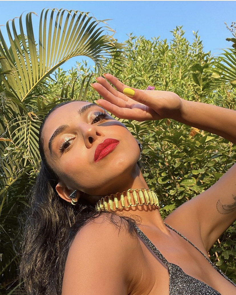 Salma Abu Deif - column choker