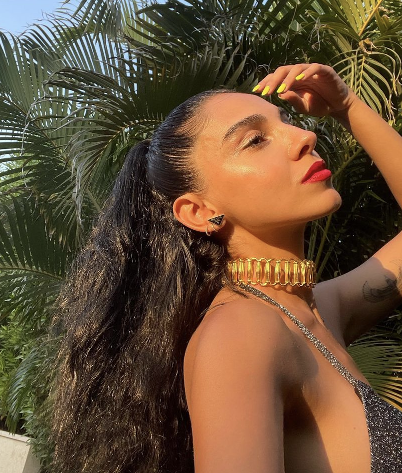Salma Abu Deif - column choker