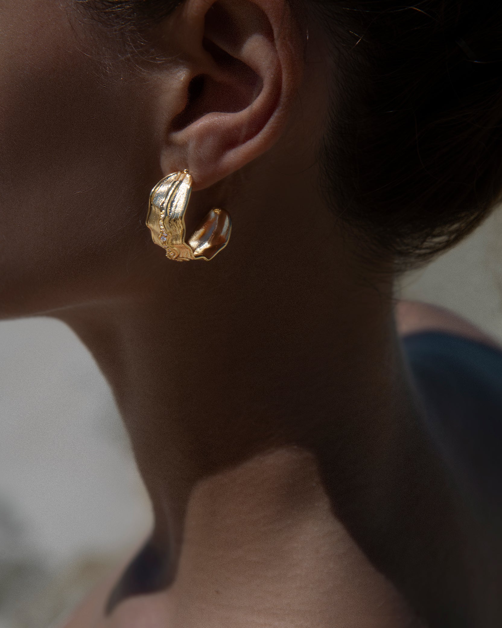 Shell hoop earrings